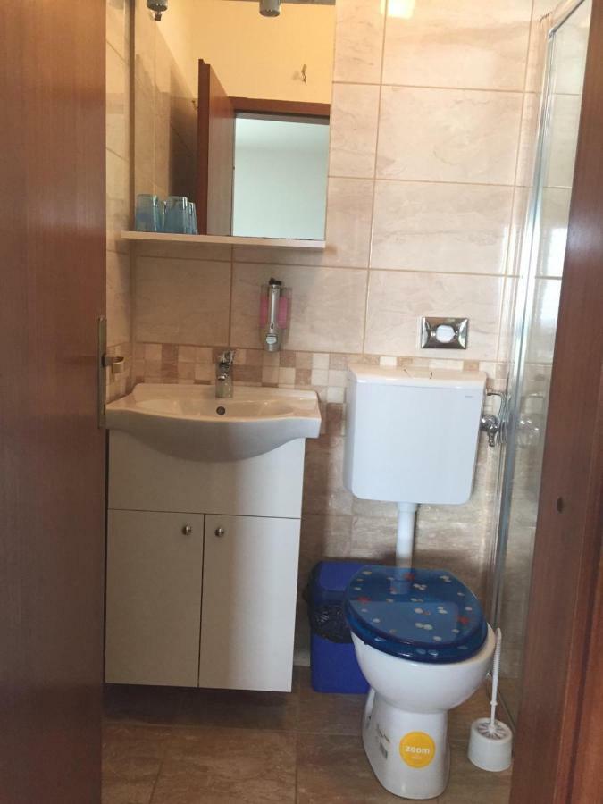 Apartmani Atila Damir Omiš Exterior foto