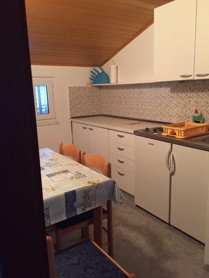Apartmani Atila Damir Omiš Exterior foto